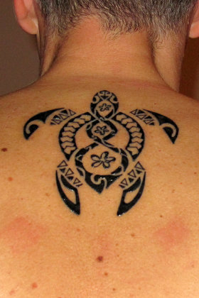 Max - Hui detail - inked tattoo close-up detail