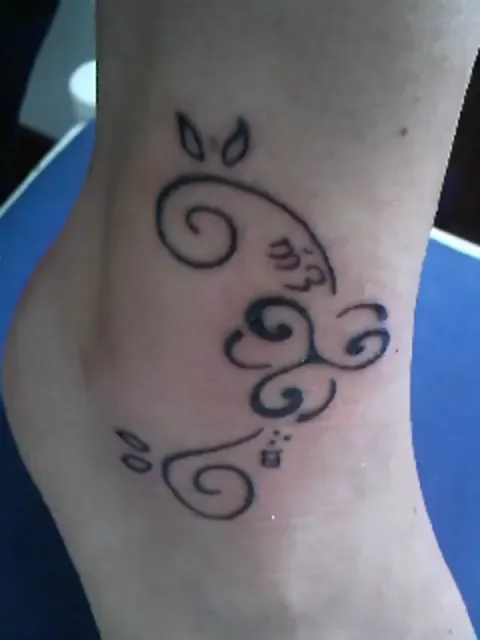 Marta - Triskell clover
