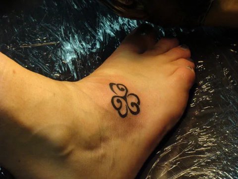 Debby - Triskell clover: real inked placement tattoo photo thumbnail