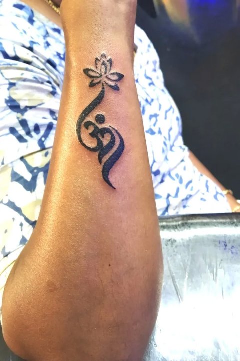 Geetja - Lotus aum: real inked placement tattoo photo thumbnail