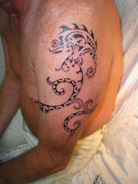 LadyLine - Taurangi: real inked placement tattoo photo thumbnail