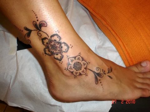 Sidnei - Mehndi flowers: real inked placement tattoo photo thumbnail